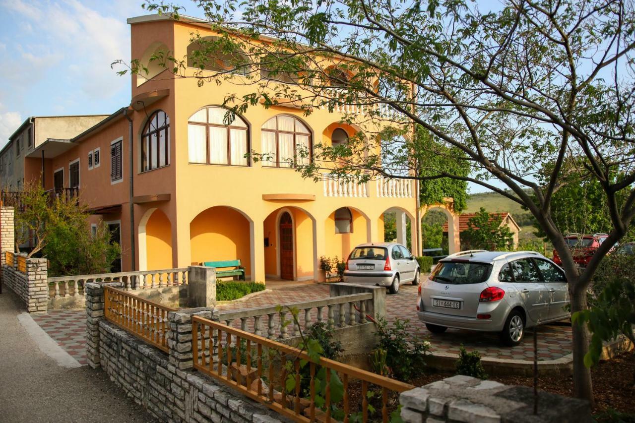 Apartment Nakic Vrpolje Екстер'єр фото