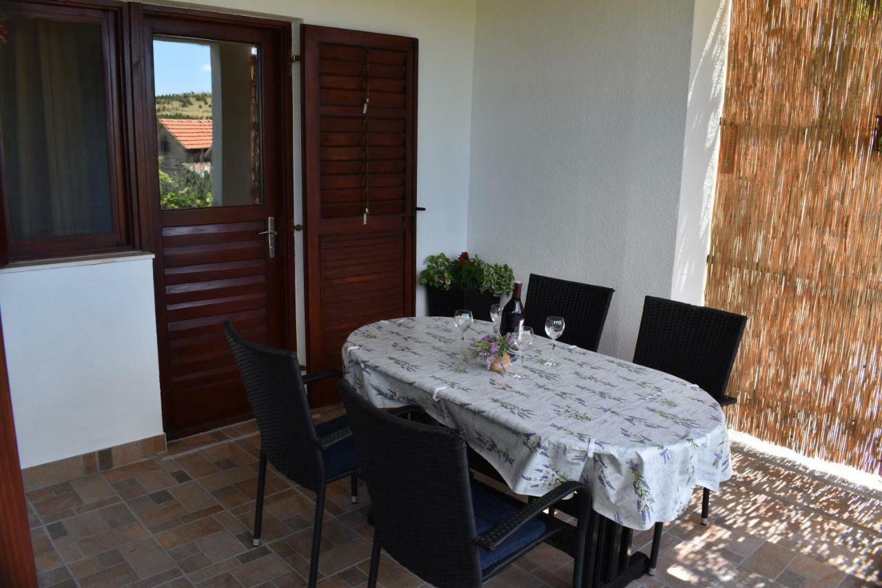 Apartment Nakic Vrpolje Екстер'єр фото